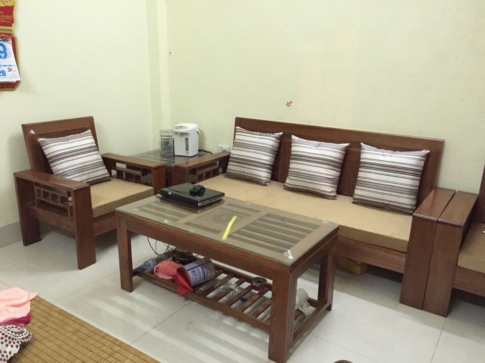 Làm đệm ghế gỗ màu trắng và màu kem