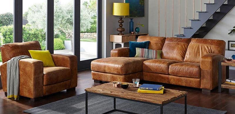 Đề xuất thiết kế: Ghế sofa da màu nâu cổ điển
