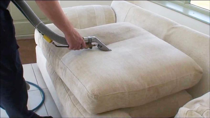 Hướng dẫn chi tiết cách vệ sinh sofa vải tại nhà 
