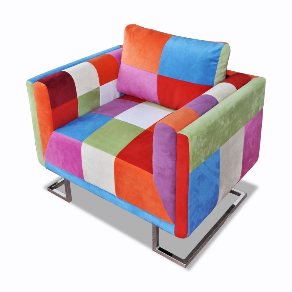 Mẫu ghế sofa pha trộn màu hỗn độn gây sốc năm 2020
