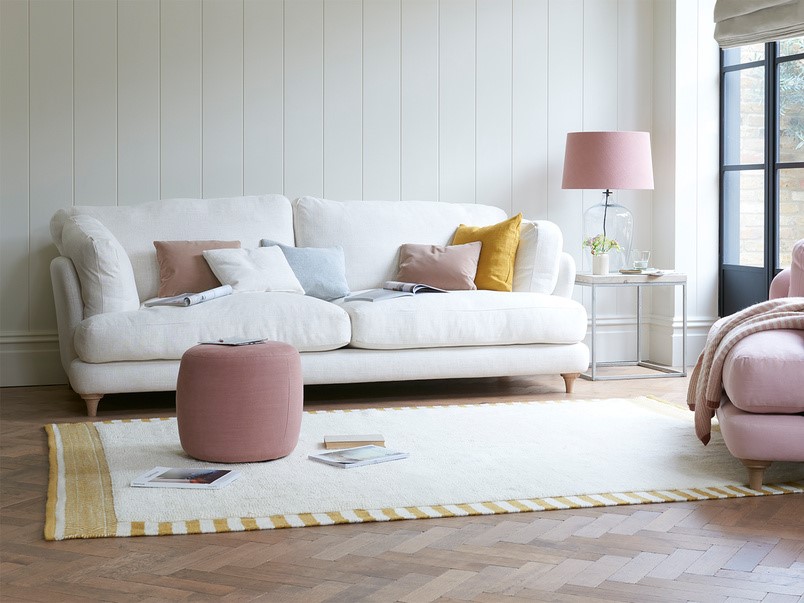 Thủ thuật sắp xếp đệm ghế trên Sofa giúp không gian thêm thoải mái 