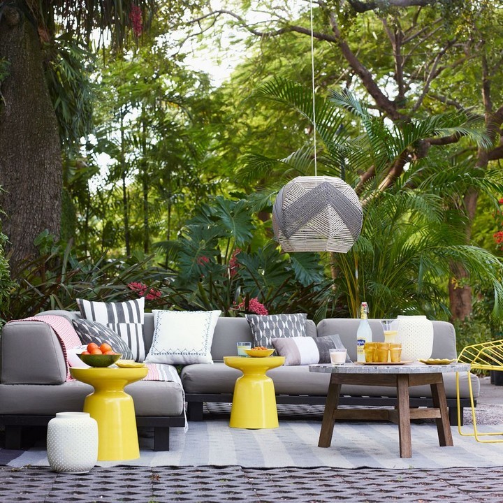 Bọc ghế sofa đẹp cho mùa hè nắng nóng nực, với nhiều kiểu trang trí đẹp mắt