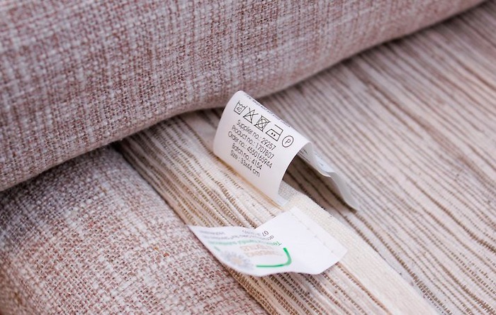 Cách làm sạch vải bọc ghế sofa nhà bạn