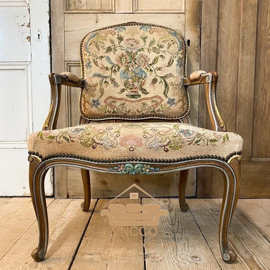 Ghế sofa Accent phong cách đồng quê kiểu Pháp