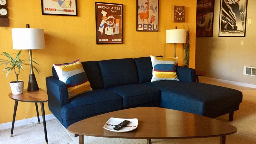 Gợi ý tuyệt vời cho bọc ghế sofa màu xanh lam trong phòng khách