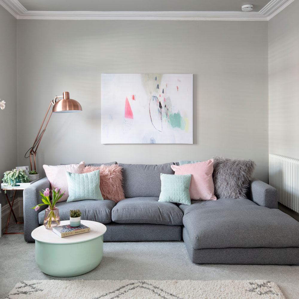 Làm thế nào để chọn màu bọc ghế sofa phù hợp với phòng khách nhà bạn