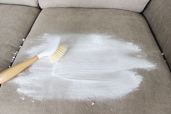 Làm thế nào để vệ sinh cho sofa da nhà bạn