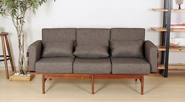 Sofa đệm gỗ vẫn luôn được yêu thích và săn đón vì mẫu mã hiện đại