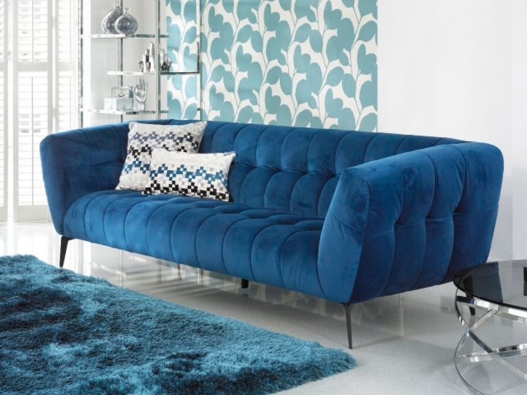 Vệ sinh và bảo quản sofa nhung không còn là khó khăn với bạn