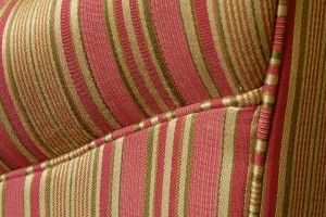 7 cách tái sử dụng vải bọc ghế sofa từ những chiếc ghế dài cũ