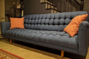 Bọc ghế sofa cũ thay vì mua một cái mới có đáng không