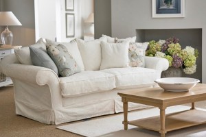 Cách bảo quản các loại vải bọc sofa lâu năm